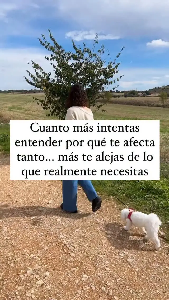 Para leer más despacio puedes abrir el reel y sostener tu dedo en la pantalla. Y si quieres trabajar esto de forma profunda y acompañada, tienes el link para agendar la sesión de valoración en el link de mi BIO. ❤️ #relacionessanas #amorconsciente #relacionesconscientes #relacionestoxicas #dependenciaemocional