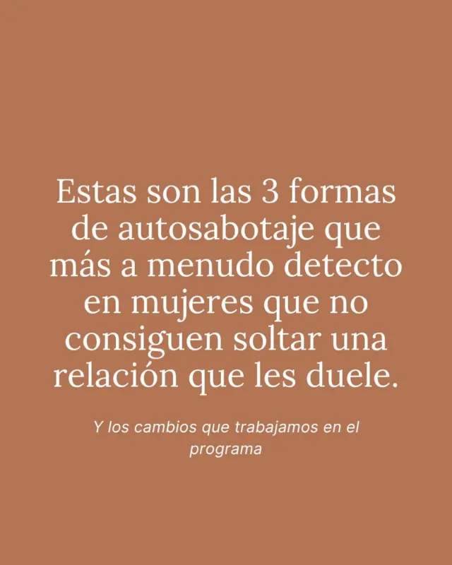 Después de varios años acompañando a mujeres que sienten que las relaciones son su tema, he podido comprobar que hay formas muy sutiles de seguir manteniendo el vínculo aunque duela En este post te compartí 3 formas de autosabotaje más comunes: 1️⃣Seguir buscando entender al otro, mientras te dejas para después. 2️⃣Decirte que ya soltaste, aunque una parte sigue esperando algo. 3️⃣Aferrarte a cómo fue al principio… aunque eso ya no esté. Todas tienen algo en común: Que te sacan de ti. Y que hacen que te sigas esforzando por ser querida…en lugar de sentirte segura, simplemente por ser tú. Y esto es lo importante a la hora de trabajarlo: volver a ti, con calma. Dejar de tratarte como tu peor enemiga y convertirte en tu aliada, en tu mejor amiga. Aprender a sostener lo que sientes… sin volverte a abandonar. Y esto empieza por construir una buena relación contigo misma. #relacionestoxicas #relacionesconscientes #relacionessanas #amorconsciente #relacionesconscientes #amorsano #dependenciaemocional